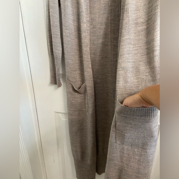 Tahari Open Cardigan Sweater Merino Wool Blend Long Length Medium Tan - Picture 3 of 6